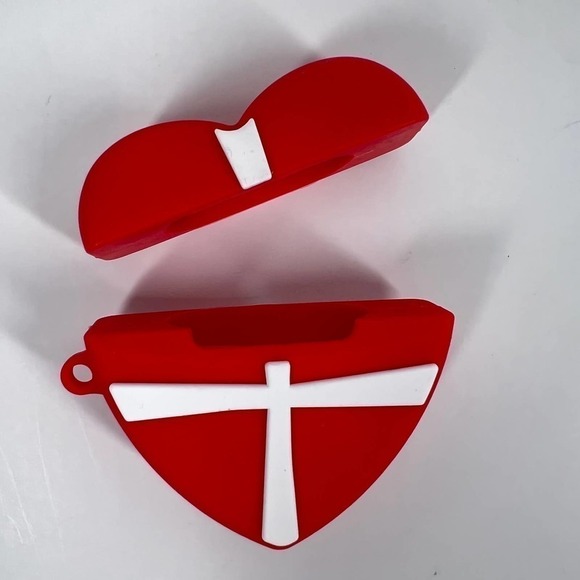 Nordstrom Heart Gift Airpods Case - Picture 5 of 8